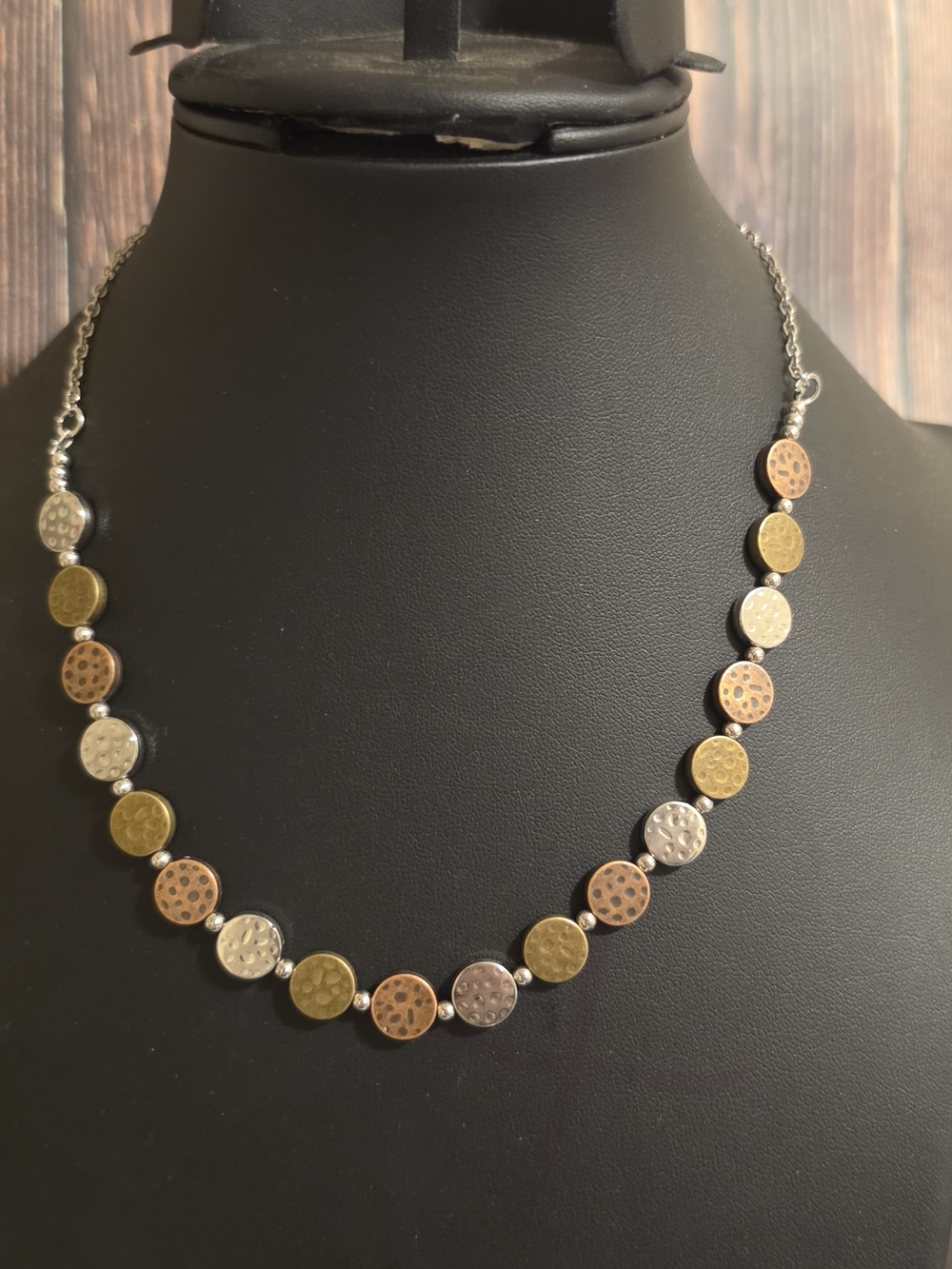 paparazzi Tri-Tone Hammered Disc Necklace - Silver, Gold & Rose